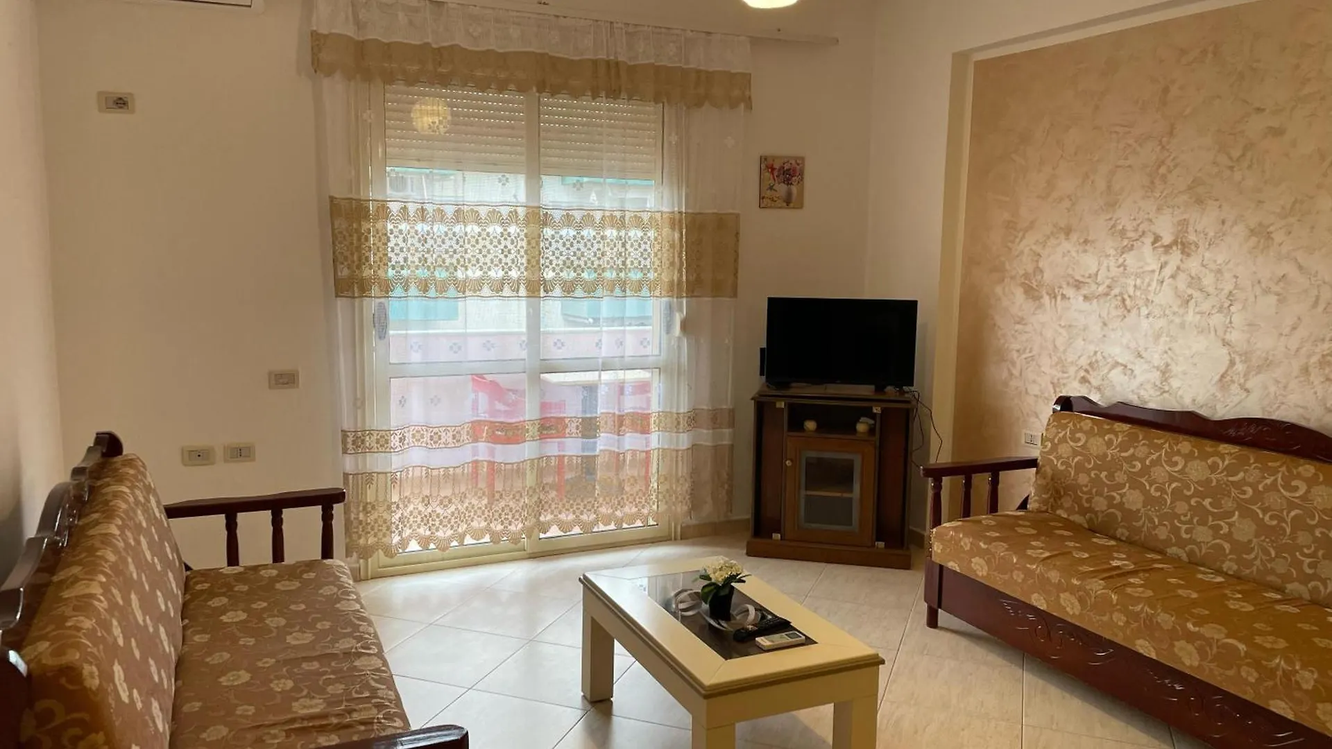 2 Min From The Beach Apartment Next To Lungomare With Sea View Vlore 0*,